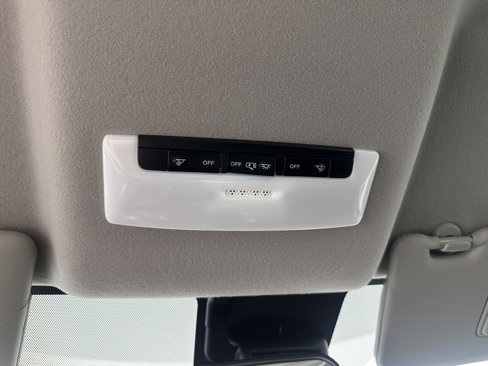 New 2025 Nissan Versa S image 29
