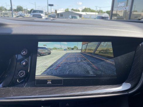 Used 2023 Buick Envision Essence image 28