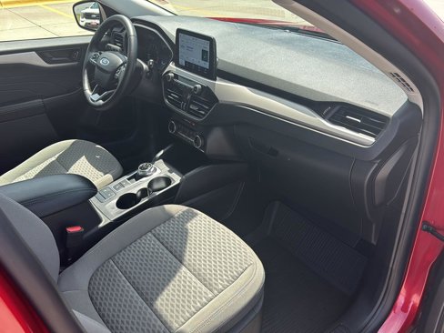 Used 2022 Ford Escape SE w/ SE Sport Appearance Package image 12