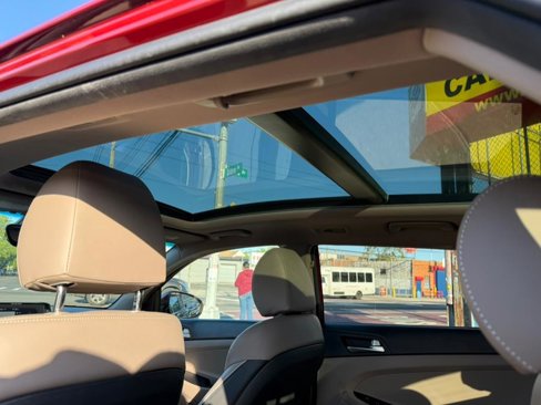Used 2019 Hyundai Tucson Ultimate w/ Cargo Package image 11