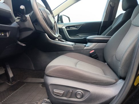 Used 2023 Toyota RAV4 XLE image 19