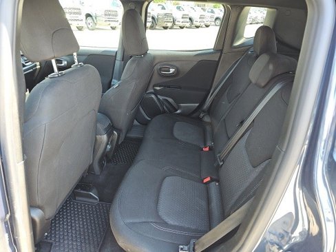 Used 2021 Jeep Renegade Latitude image 19