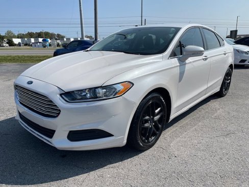 Used 2014 Ford Fusion SE image 1