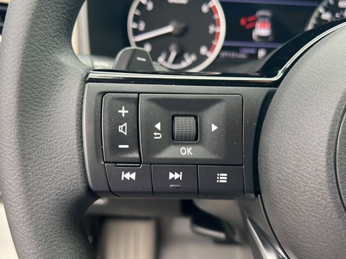 Used 2023 Nissan Rogue SV image 21