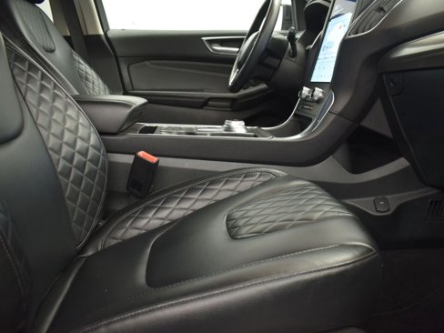 Used 2024 Ford Edge Titanium image 25