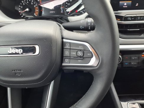 Used 2024 Jeep Compass Limited image 15