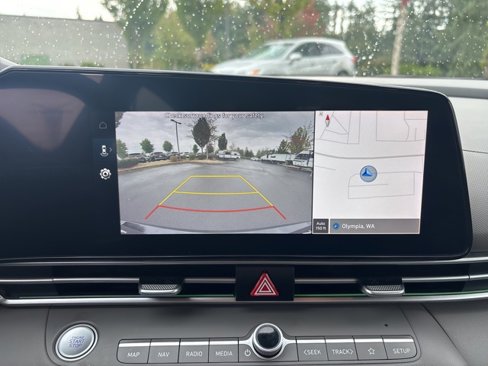 Used 2024 Hyundai Elantra SEL image 18