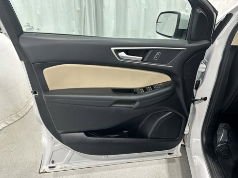 Used 2018 Ford Edge SEL w/ Equipment Group 201A image 21