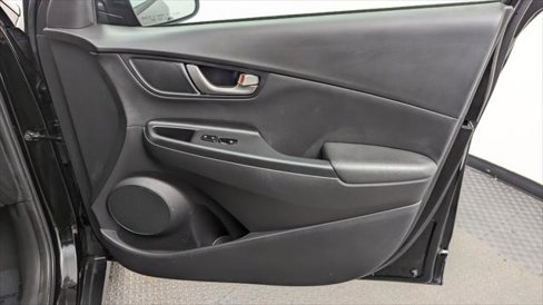 Used 2018 Hyundai Kona Limited image 23