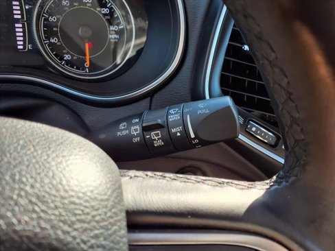 Used 2019 Jeep Cherokee Latitude Plus image 14
