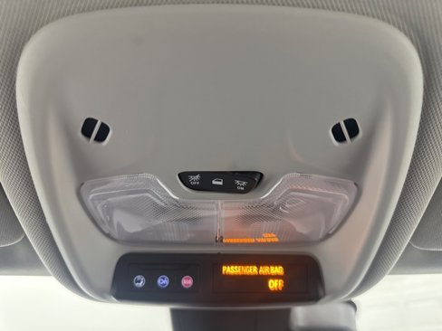 Used 2022 Chevrolet Bolt EUV LT w/ Driver Confidence Package image 22