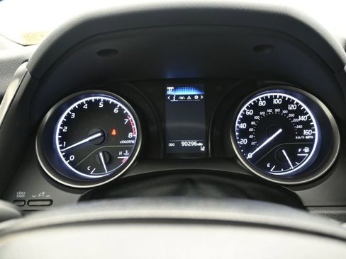 Used 2021 Toyota Camry SE image 9