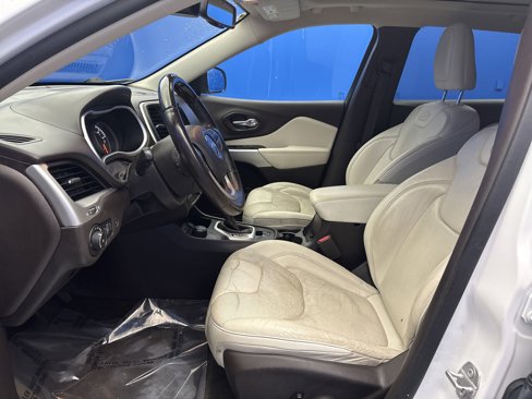 Used 2018 Jeep Cherokee Overland w/ Technology Group image 12