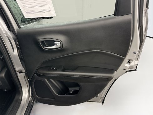 Used 2018 Jeep Compass Sport w/ Tech Group image 30