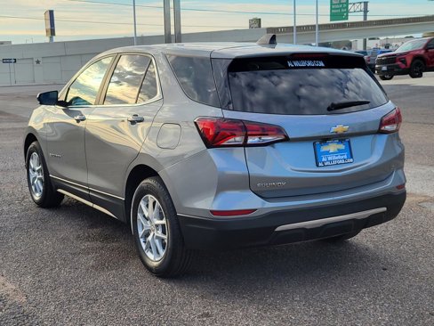 Used 2023 Chevrolet Equinox LT image 3