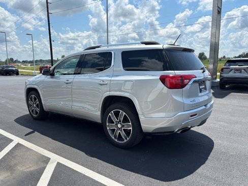 Used 2017 GMC Acadia Denali w/ Technology Package image 8