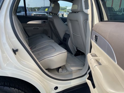 Used 2014 Lincoln MKX AWD w/ Equipment Group 102A image 30