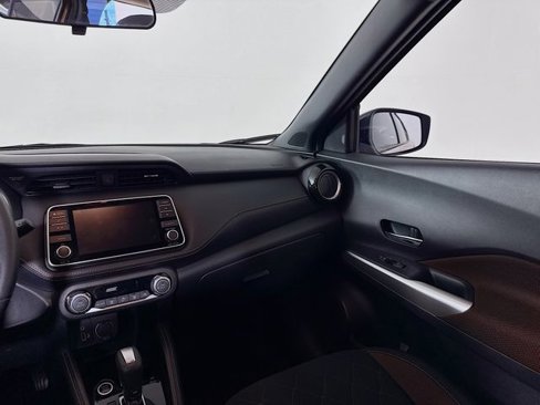 Used 2018 Nissan Kicks SR image 25