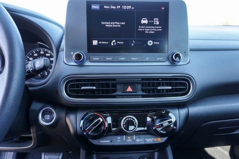 Used 2022 Hyundai Kona SEL image 17