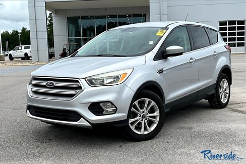 Used 2019 Ford Escape SE image 3