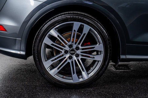 Used 2018 Audi SQ5 Prestige w/ Prestige Package image 9