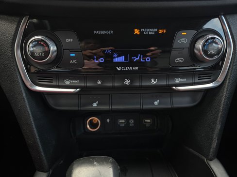 Used 2020 Hyundai Santa Fe SEL image 29