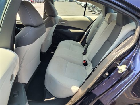Used 2021 Toyota Corolla LE image 9