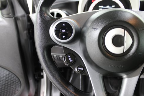 Used 2016 smart fortwo pure image 10
