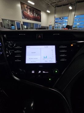 Used 2020 Toyota Camry SE image 19