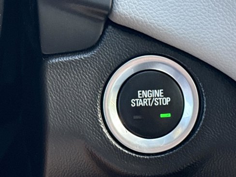 Used 2022 Chevrolet Equinox LS w/ LS Convenience Package image 19