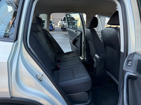 Used 2015 Volkswagen Tiguan S image 18