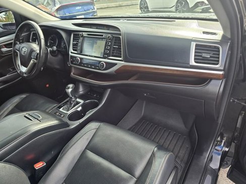 Used 2016 Toyota Highlander Limited image 14