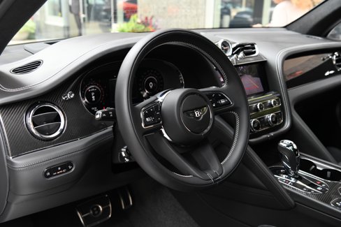 Used 2024 Bentley Bentayga image 14