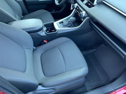 Used 2024 Toyota RAV4 LE image 19