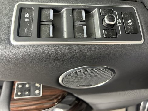 Used 2015 Land Rover Range Rover Supercharged image 11