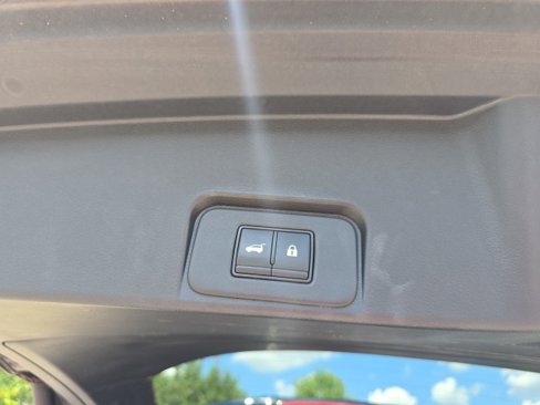 Used 2021 Nissan Rogue SV w/ Premium Package image 31