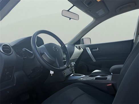 Used 2015 Nissan Rogue S image 9