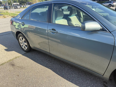 Used 2010 Toyota Camry LE image 7