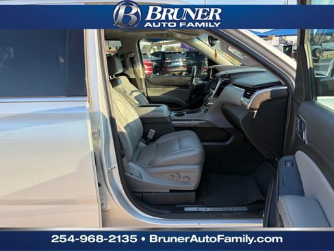 Used 2018 Chevrolet Suburban LT image 15