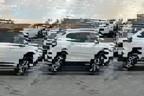 Certified 2022 Subaru Outback Premium image 3