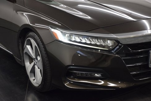Used 2018 Honda Accord Touring image 32