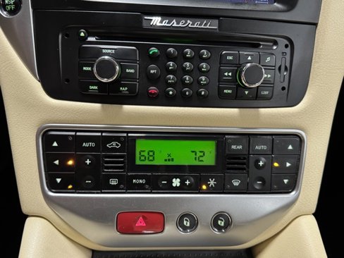 Used 2011 Maserati GranTurismo Convertible image 28