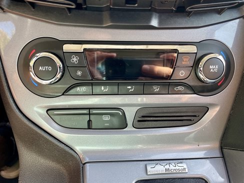 Used 2014 Ford Focus Titanium image 31