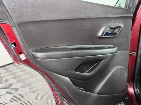 Used 2017 Chevrolet Trax LS image 39