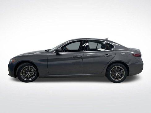 Used 2018 Alfa Romeo Giulia AWD image 11