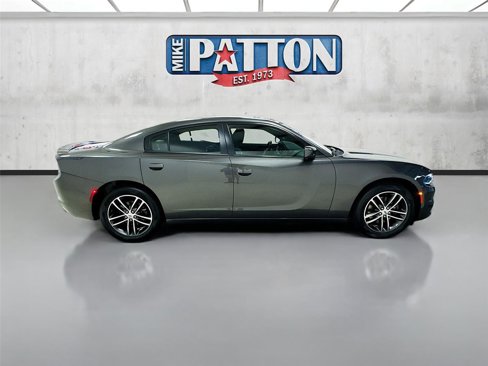 Used 2019 Dodge Charger SXT image 8