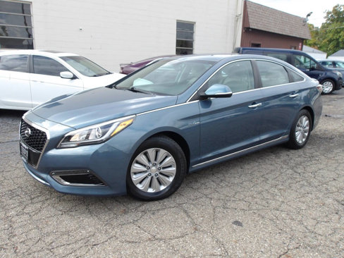 Used 2016 Hyundai Sonata SE image 2