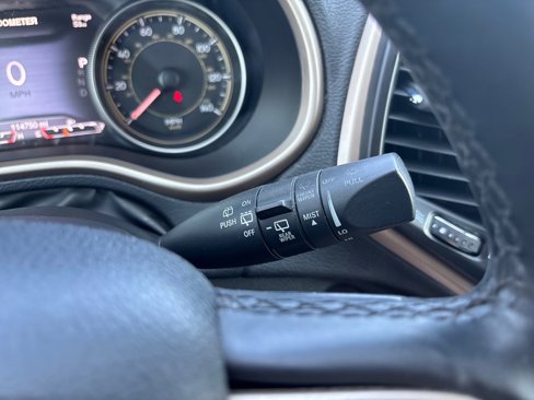 Used 2014 Jeep Cherokee Limited image 32