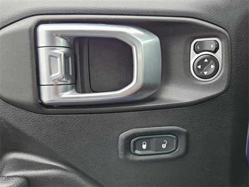 Used 2018 Jeep Wrangler Unlimited Sport S image 30
