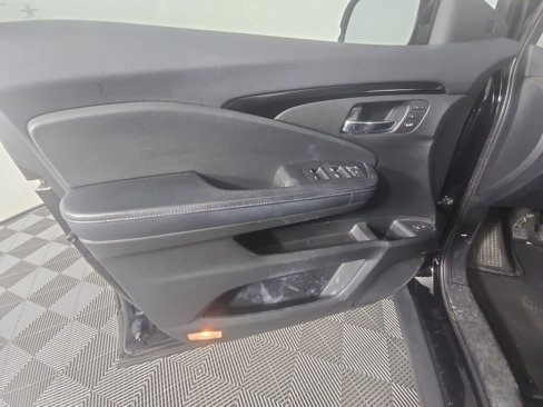 Used 2018 Honda Pilot Elite image 20